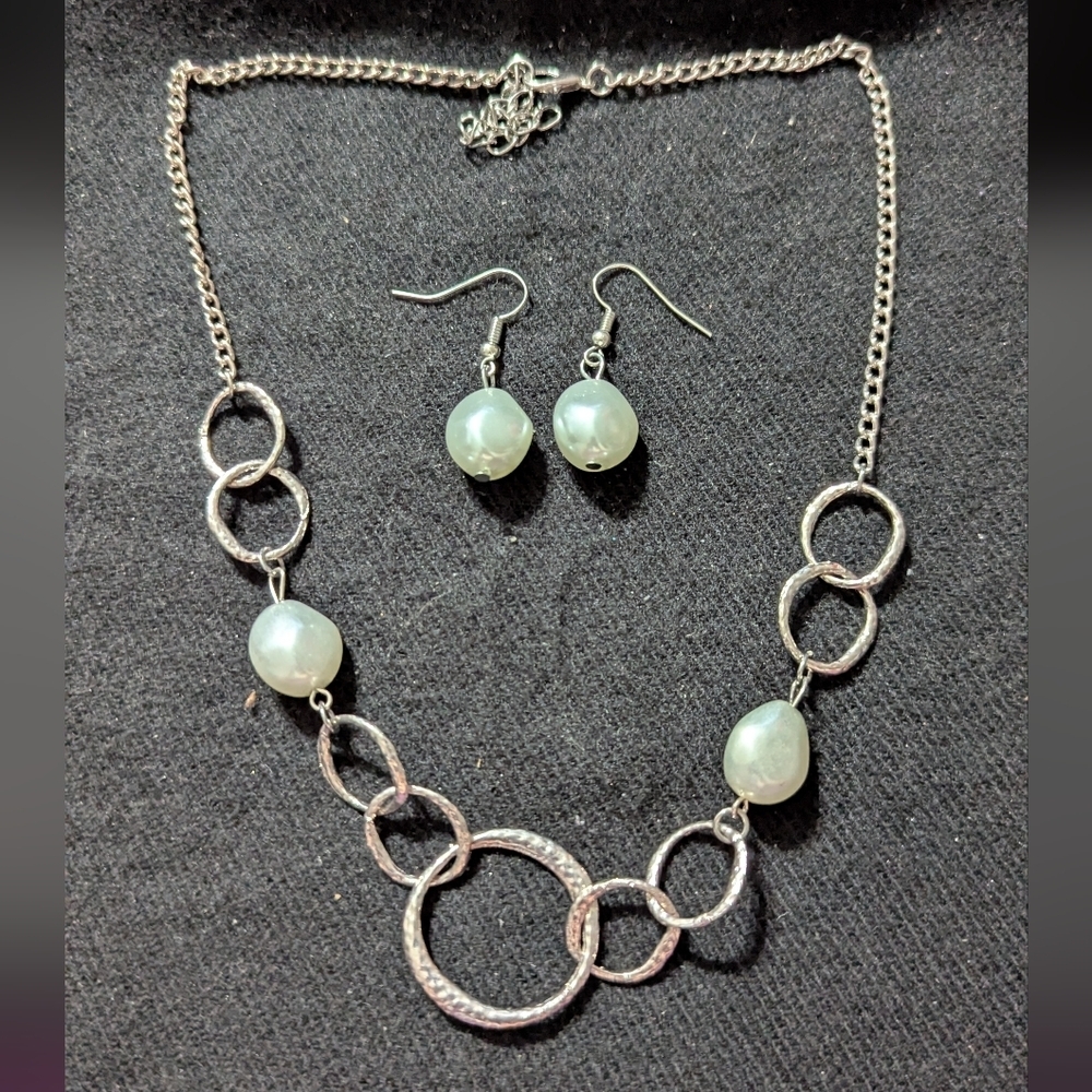 Silver Tone White Faux Pearl Statement Necklace And Earrings Set